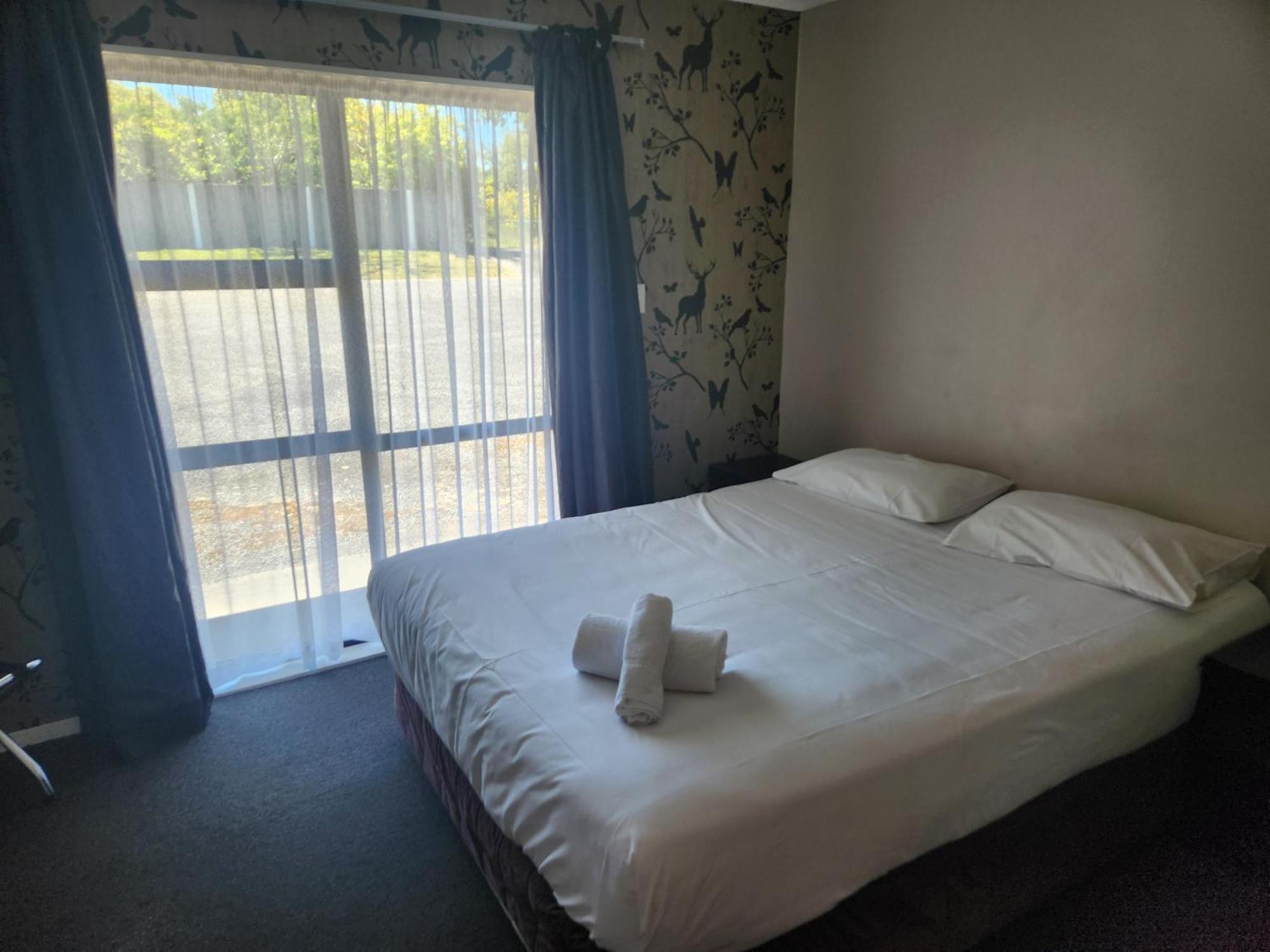 Stag Park Accommodation Taupo Exterior photo